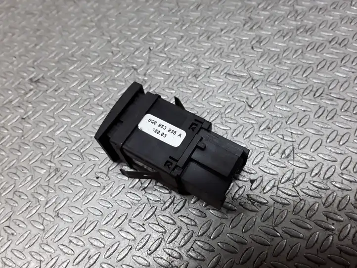 Volkswagen Polo (2001 - 2005) 6Q0953235A Включатель аварийных фонарей — фото 2