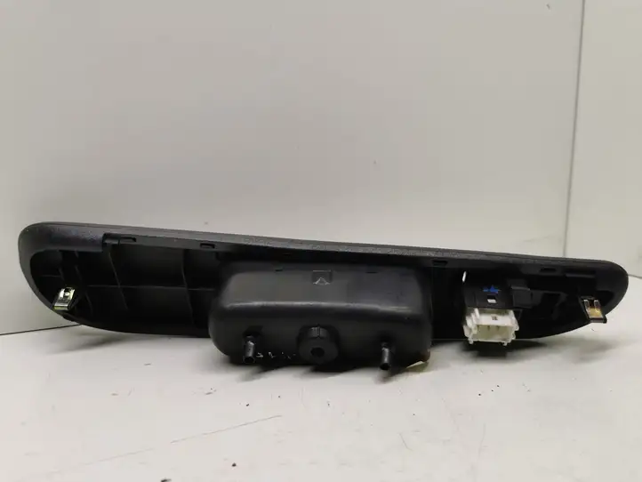 Toyota Avensis T220 (2000 - 2003) 7425105030 Блок кнопок стеклоподъемников — фото 2