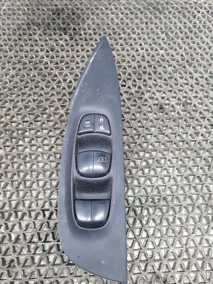 Nissan Qashqai (2013 - 2017) 809604EA0AX Кнопка стеклоподъемников — фото 3