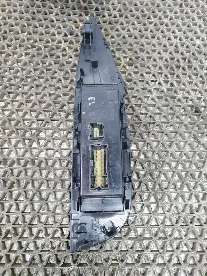 Nissan Qashqai (2013 - 2017) 809604EA0AX Кнопка стеклоподъемников — фото 5