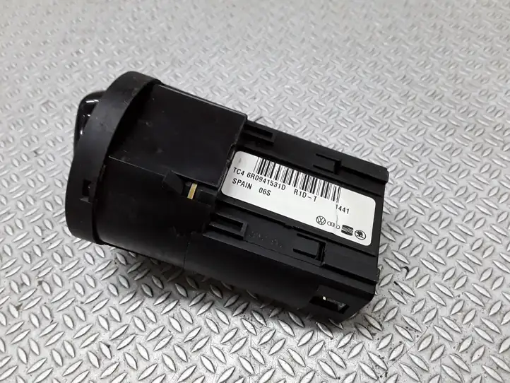 Volkswagen Polo V 6R (2009 - 2015) 6R0941531D Включатель фонарей — фото 2