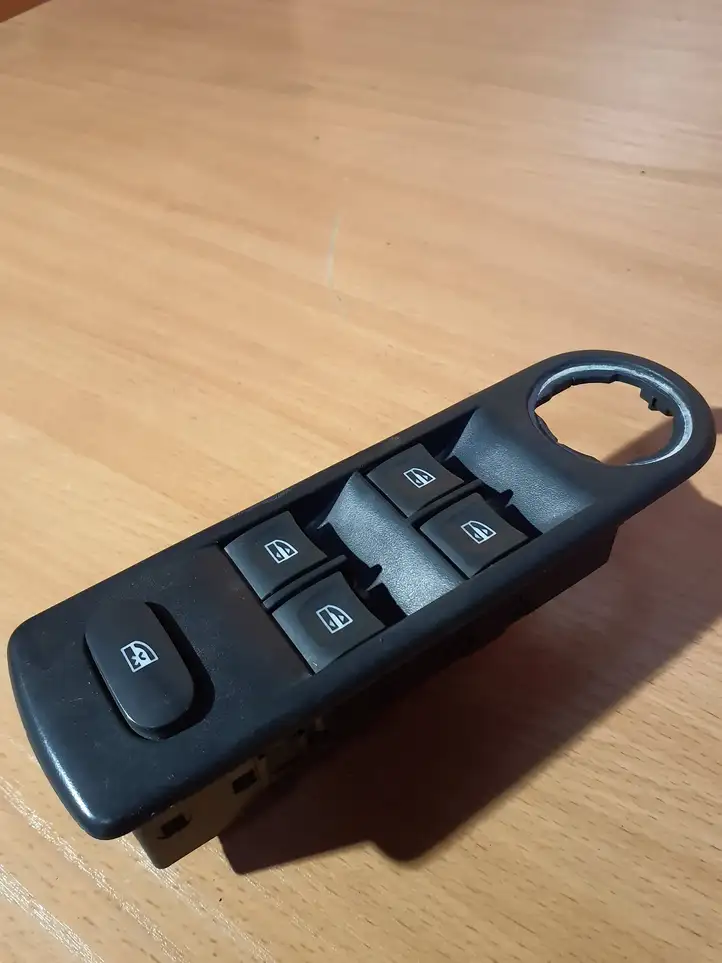 Renault Captur (2013 - 2020) 254118722R Кнопка стеклоподъемников — фото 2