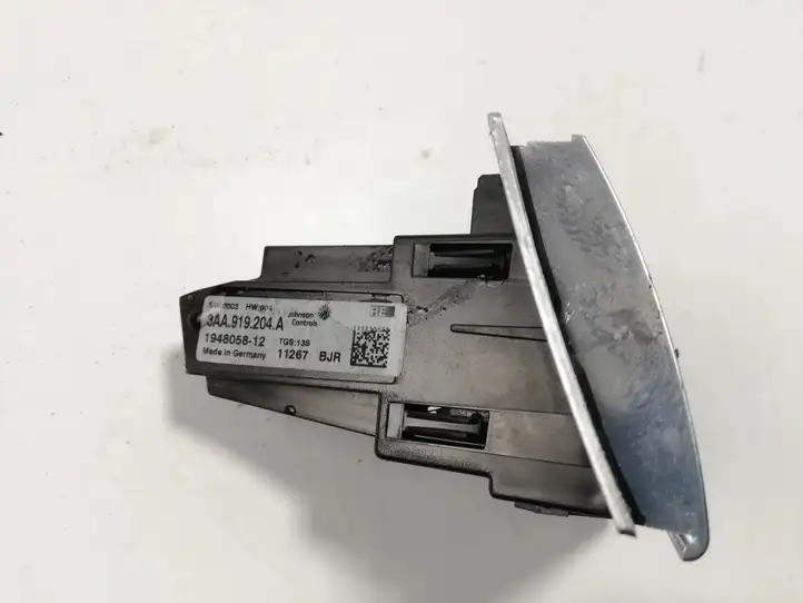 Volkswagen PASSAT B7 (2011 - 2014) 3AA919204A Часы — фото 3