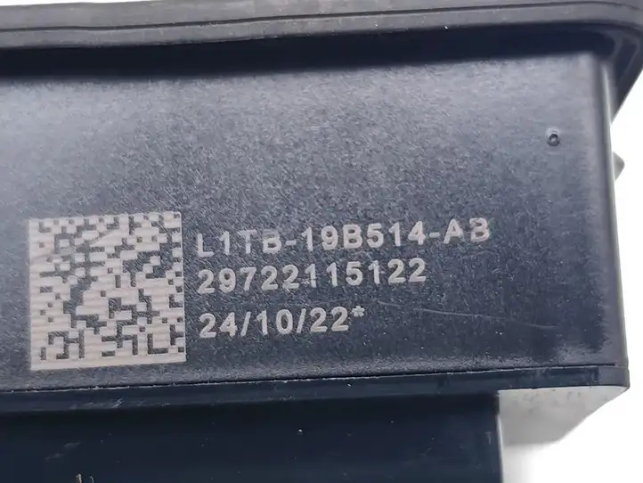 Ford Puma (2019 - ) L1TB-19B514-AB Кнопка закрытия крышки багажника — фото 7