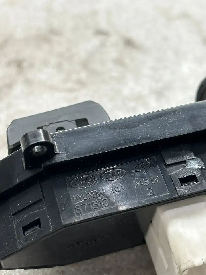 Hyundai Santa Fe (2005 - 2009) 371510 Блок кнопок стеклоподъемников — фото 3