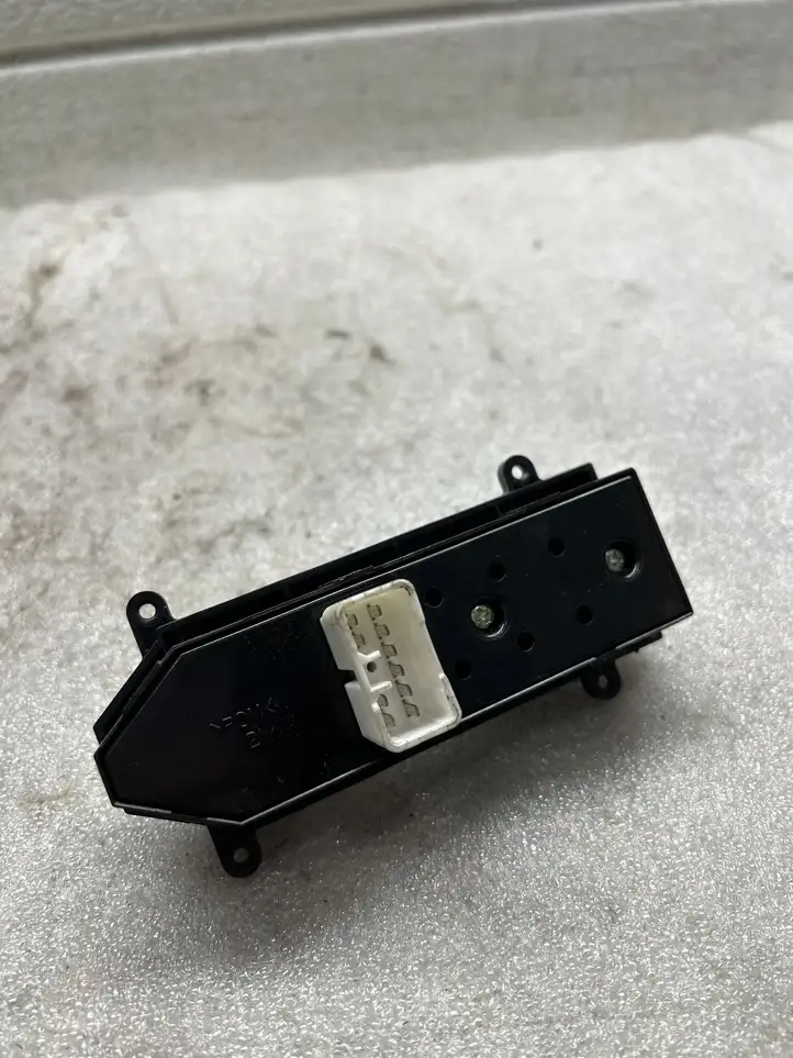 Hyundai Santa Fe (2005 - 2009) 371510 Блок кнопок стеклоподъемников — фото 4