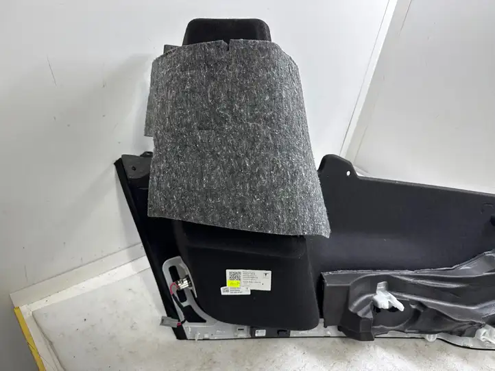 Tesla Model Y (2019 - 2024) 162220700B Боковая обшивка багажника — фото 2