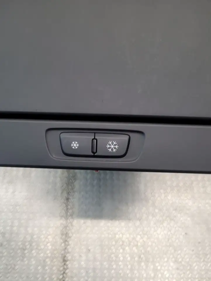 Audi A8 S8 D4 4H (2010 - 2014) 4H0862879D Автомобильный холодильник — фото 5
