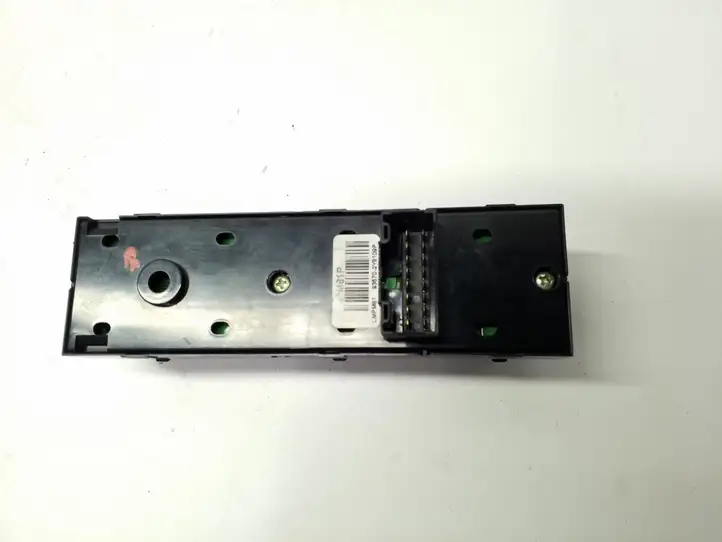 Hyundai ix35 (2009 - 2013) 3834951310 Кнопка стеклоподъемников — фото 2