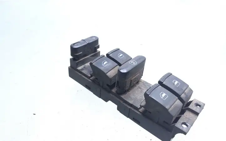 Skoda Octavia Mk1 (1U) (1996 - 2004) 1J4959857 Блок кнопок стеклоподъемников — фото 1