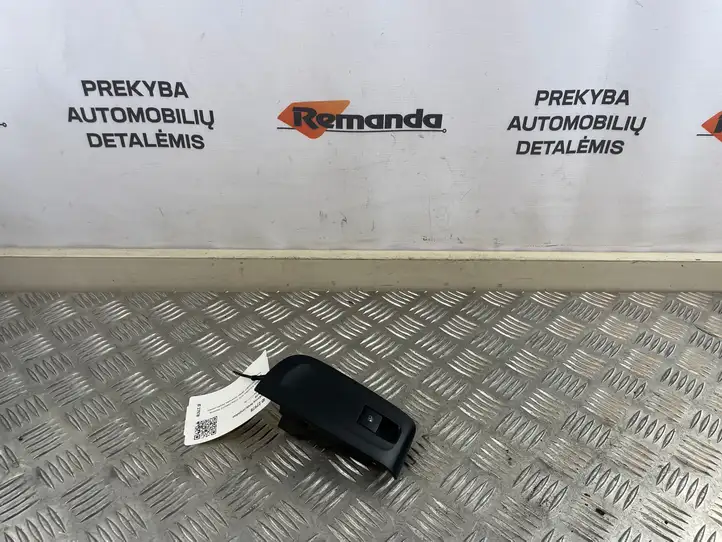 Opel Zafira C (2014 - 2016) 13301886 Блок кнопок стеклоподъемников — фото 1