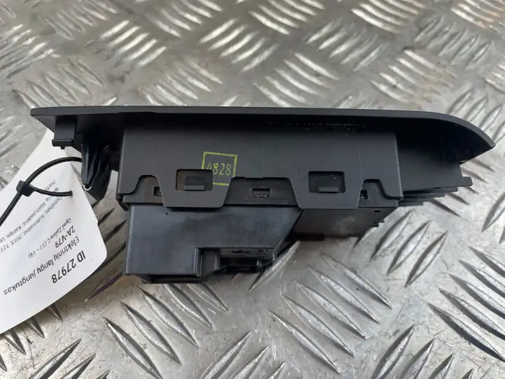 Opel Zafira C (2014 - 2016) 13301886 Блок кнопок стеклоподъемников — фото 4