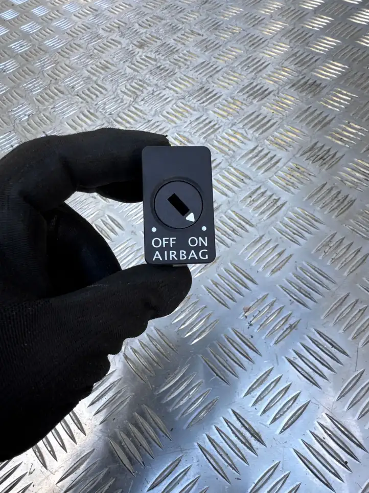 Volkswagen PASSAT B7 (2011 - 2014)  3C0919237C Включатель надувной подушки для пассажира