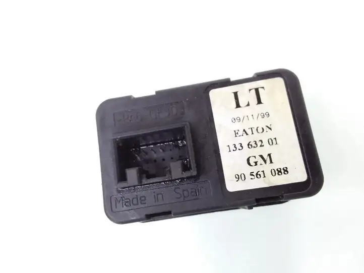Opel Astra G (1998 - 2004) 90561088 Кнопка стеклоподъемников — фото 2