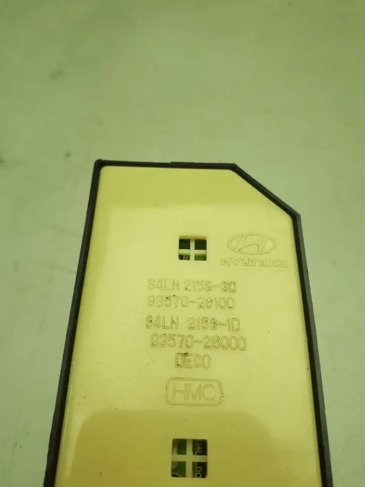 Hyundai Santa Fe (2000 - 2005) 9357026100 Кнопка стеклоподъемников — фото 4