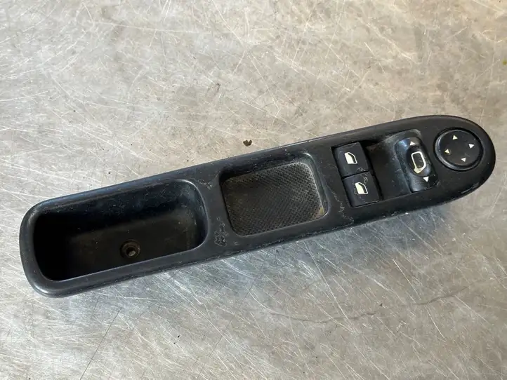 Peugeot 307 (2005 - 2008) 96351622XT Блок кнопок стеклоподъемников — фото 1