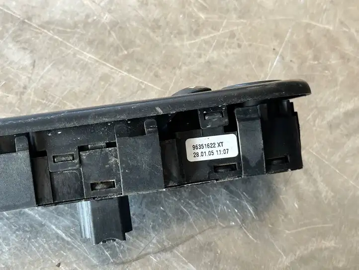 Peugeot 307 (2005 - 2008) 96351622XT Блок кнопок стеклоподъемников — фото 2