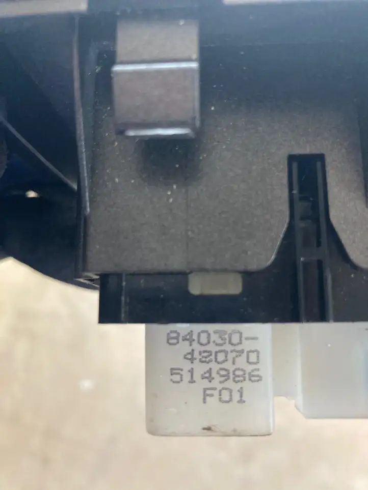 Lexus RX 300 (2003 - 2006) 8403048070 Кнопка стеклоподъемников — фото 3
