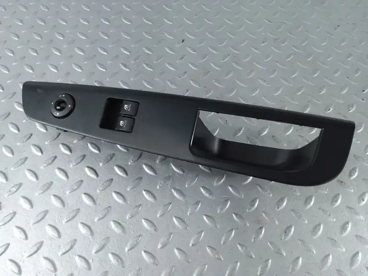 Kia Ceed (2010 - 2012) 823511H110 Кнопка стеклоподъемников — фото 1