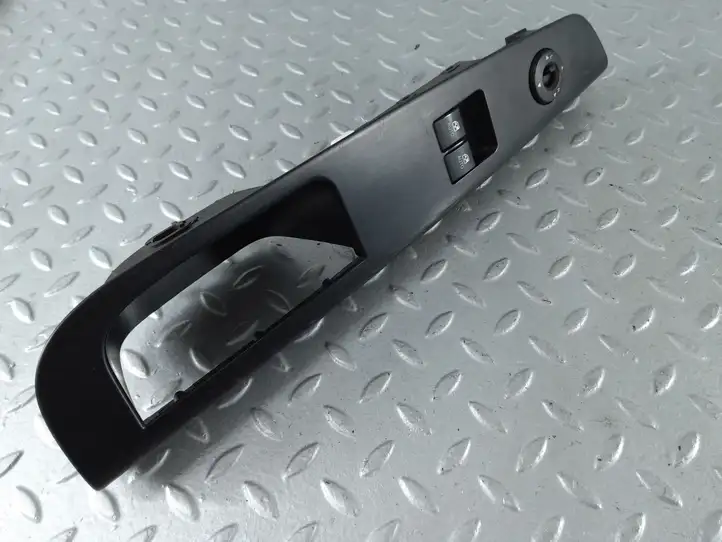 Kia Ceed (2010 - 2012) 823511H110 Кнопка стеклоподъемников — фото 3