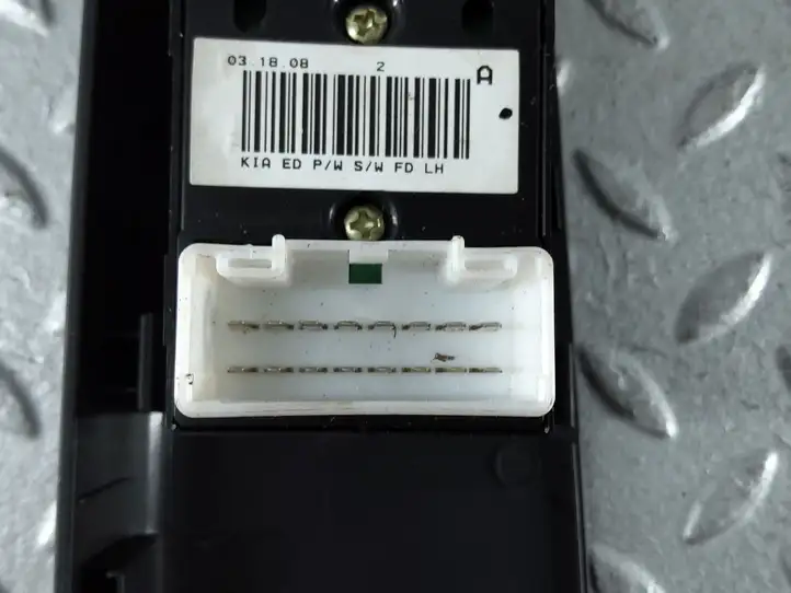 Kia Ceed (2010 - 2012) 823511H110 Кнопка стеклоподъемников — фото 6