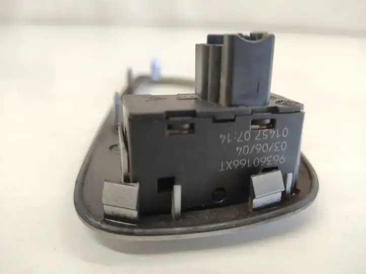 Peugeot 307 CC (2001 - 2005) 96360166XT Кнопка стеклоподъемников — фото 2
