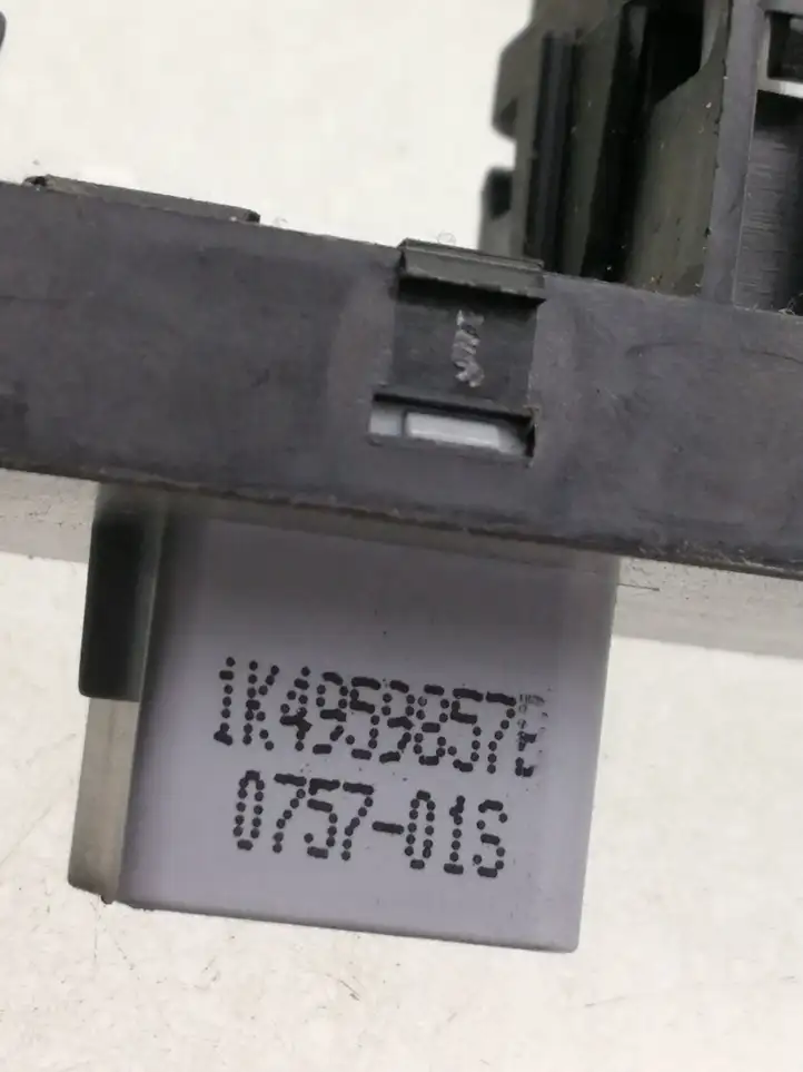 Volkswagen Golf V (2003 - 2009) 1K4959857B Кнопка стеклоподъемников — фото 4