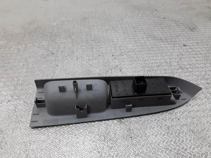Volkswagen Touran I (2003 - 2010) 1K4959857A Блок кнопок стеклоподъемников — фото 3