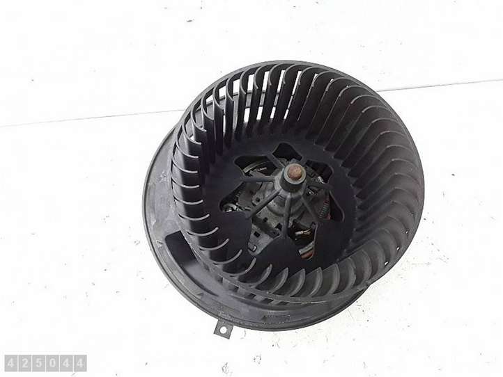 BMW 3 E90 E91 (2005 - 2012)  985467W Вентилятор печки