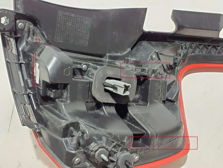 Volvo XC90 (2014 - 2019)  32228826 Задний фонарь в кузове