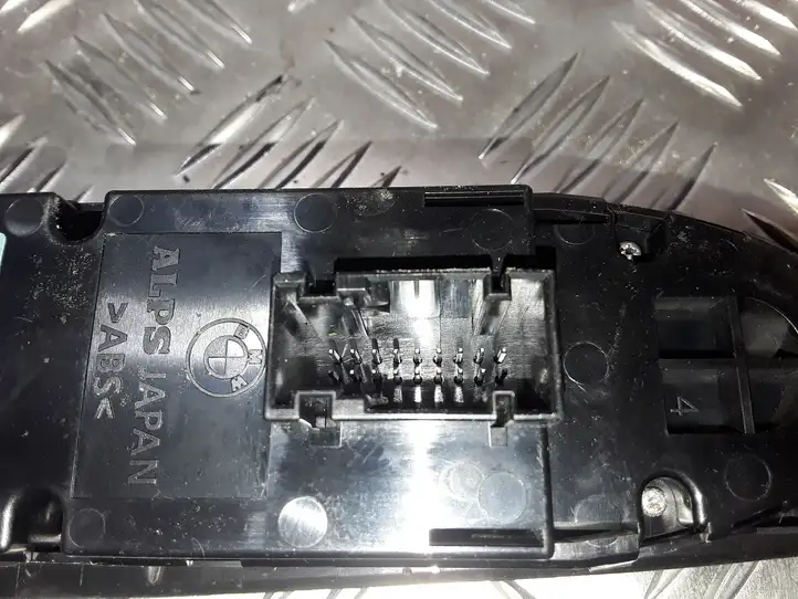 BMW 3 E90 E91 (2005 - 2012) 9217326 Кнопка стеклоподъемников — фото 2