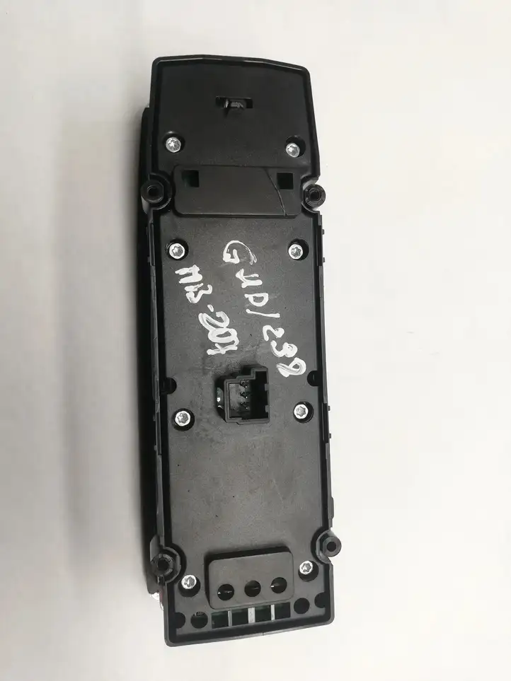 Mercedes-Benz E A207 (2010 - 2017) A2049055402 Кнопка стеклоподъемников — фото 3