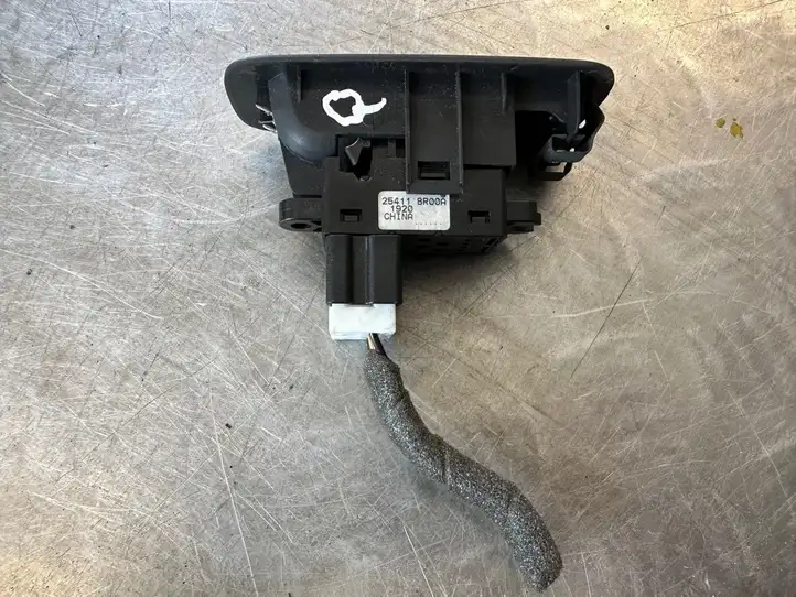 Nissan Qashqai (2010 - 2013) 25411BR00A Кнопка стеклоподъемников — фото 3