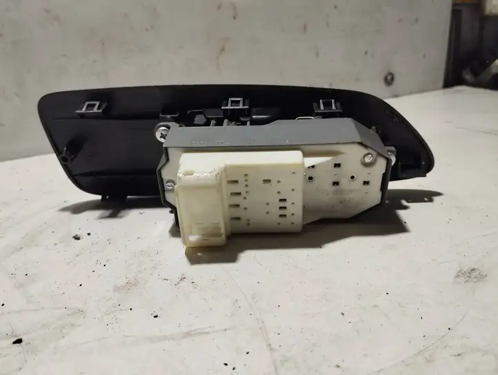 Toyota Auris 150 (2006 - 2012) 7423202540 Блок кнопок стеклоподъемников — фото 3