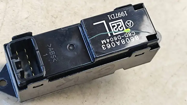 Citroen C-Crosser (2007 - 2013) 8608A063 Кнопка стеклоподъемников — фото 2