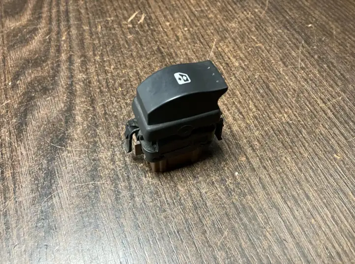 Renault Trafic II (X83) (2002 - 2014) 057321B Кнопка стеклоподъемников — фото 1