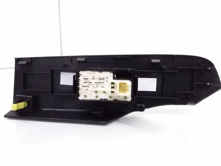 Toyota Auris E180 (2012 - 2018) 7423102D50 Кнопка стеклоподъемников — фото 2