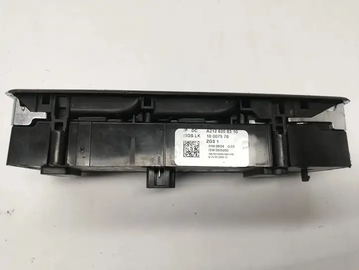 Mercedes-Benz C W204 (2007 - 2014) A2128208310 Блок кнопок стеклоподъемников — фото 2