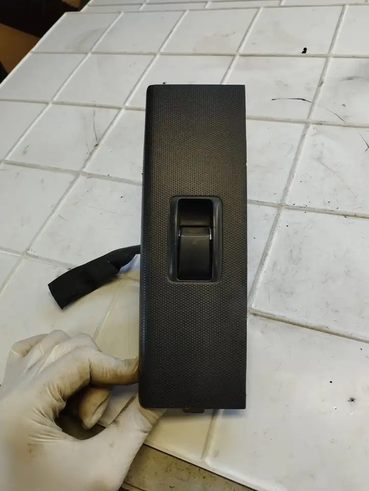 Toyota Corolla Verso AR10 (2004 - 2009) 742310F030 Блок кнопок стеклоподъемников — фото 1