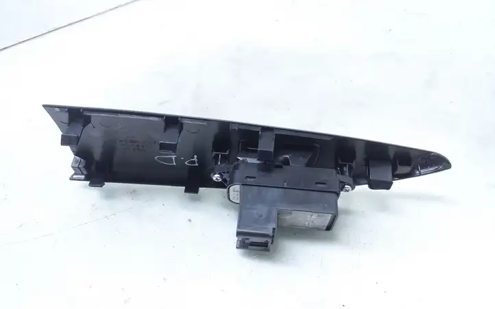 Mazda 6 (2007 - 2009) GP9A66370 Кнопка стеклоподъемников — фото 3
