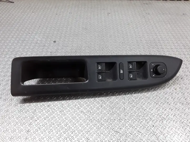 Volkswagen Golf Plus (2008 - 2014) 1K4959857A Кнопка стеклоподъемников — фото 1