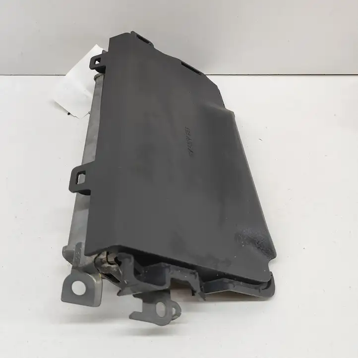 Toyota Sienna XL40 IV (2021 - ) 7390008020B0 Коленная подушка безопасности — фото 2