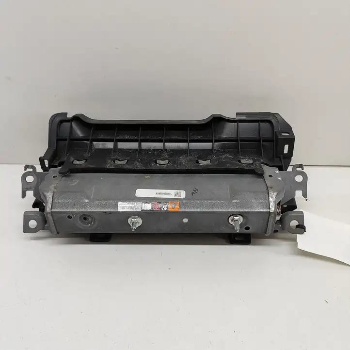 Toyota Sienna XL40 IV (2021 - ) 7390008020B0 Коленная подушка безопасности — фото 6