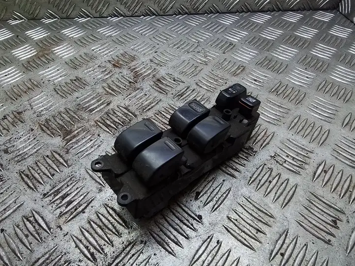 Toyota Prius (XW20) (2003 - 2009) 8482047050 Блок кнопок стеклоподъемников — фото 4