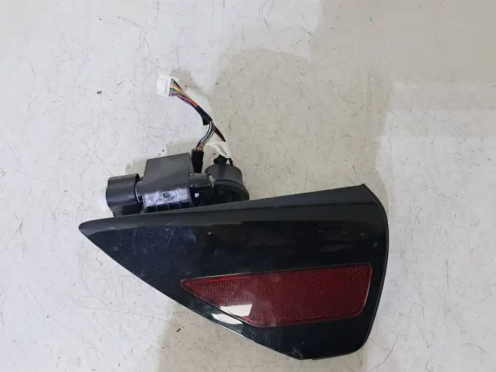 Tesla Model Y (2019 - 2024) 147660800D Крышка зарядного разъема — фото 4