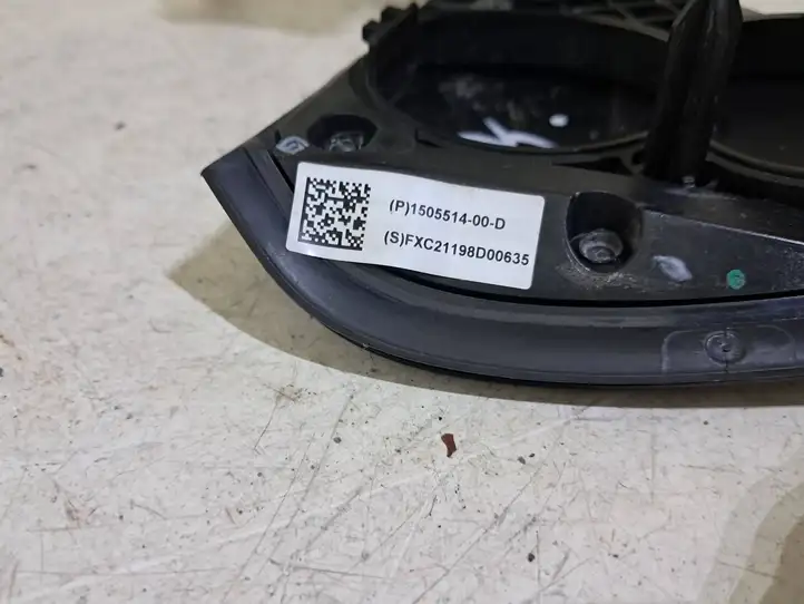 Tesla Model Y (2019 - 2024) 147660800D Крышка зарядного разъема — фото 10