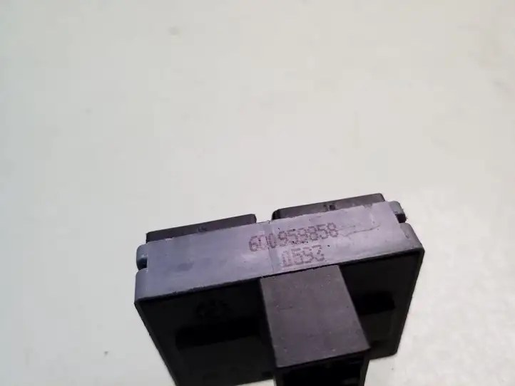 Volkswagen Polo (2001 - 2005) 6Q0959858A Блок кнопок стеклоподъемников — фото 4