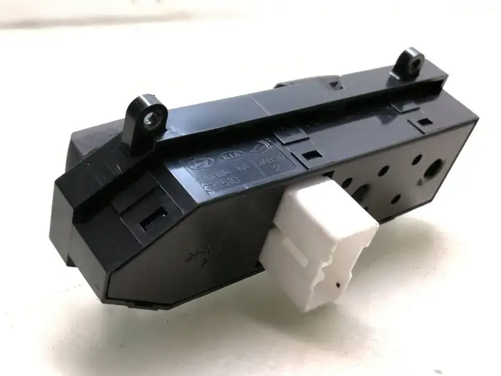 Hyundai Santa Fe (2005 - 2009) 371510 Блок кнопок стеклоподъемников — фото 2