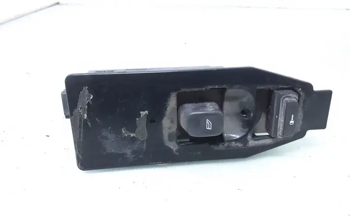 Volvo V70 (2000 - 2004) 8682950 Кнопка стеклоподъемников — фото 1