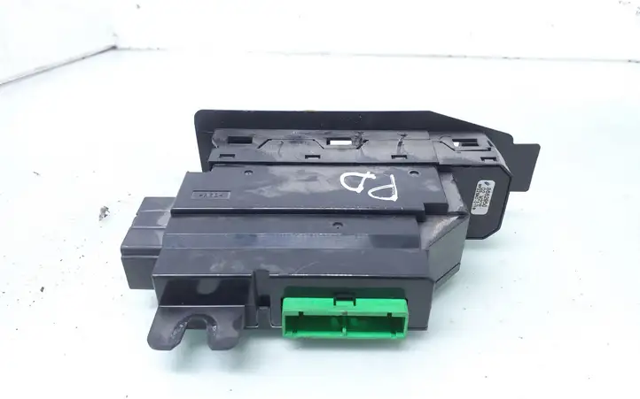 Volvo V70 (2000 - 2004) 8682950 Кнопка стеклоподъемников — фото 3